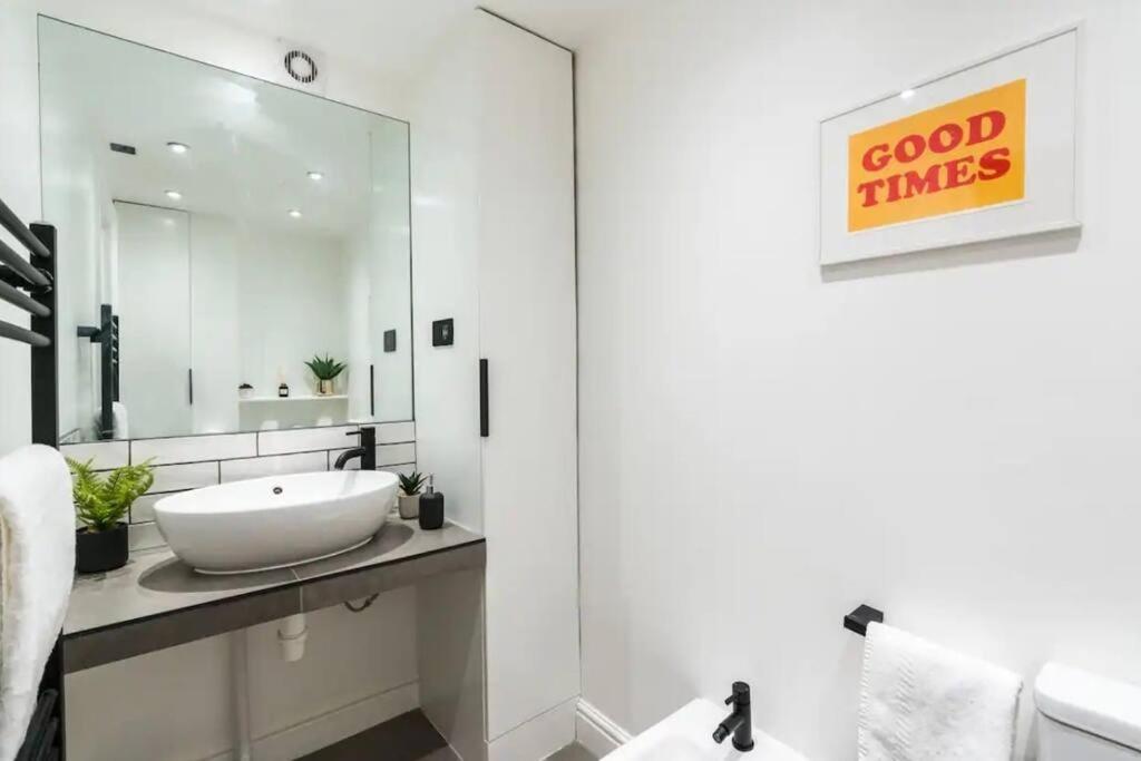 3 X Bedroom Riverside Flat With Hot Tub On Roof Terrace Londen Buitenkant foto