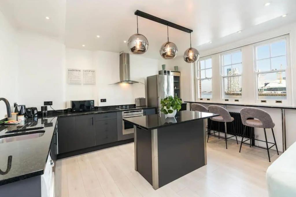 3 X Bedroom Riverside Flat With Hot Tub On Roof Terrace Londen Buitenkant foto