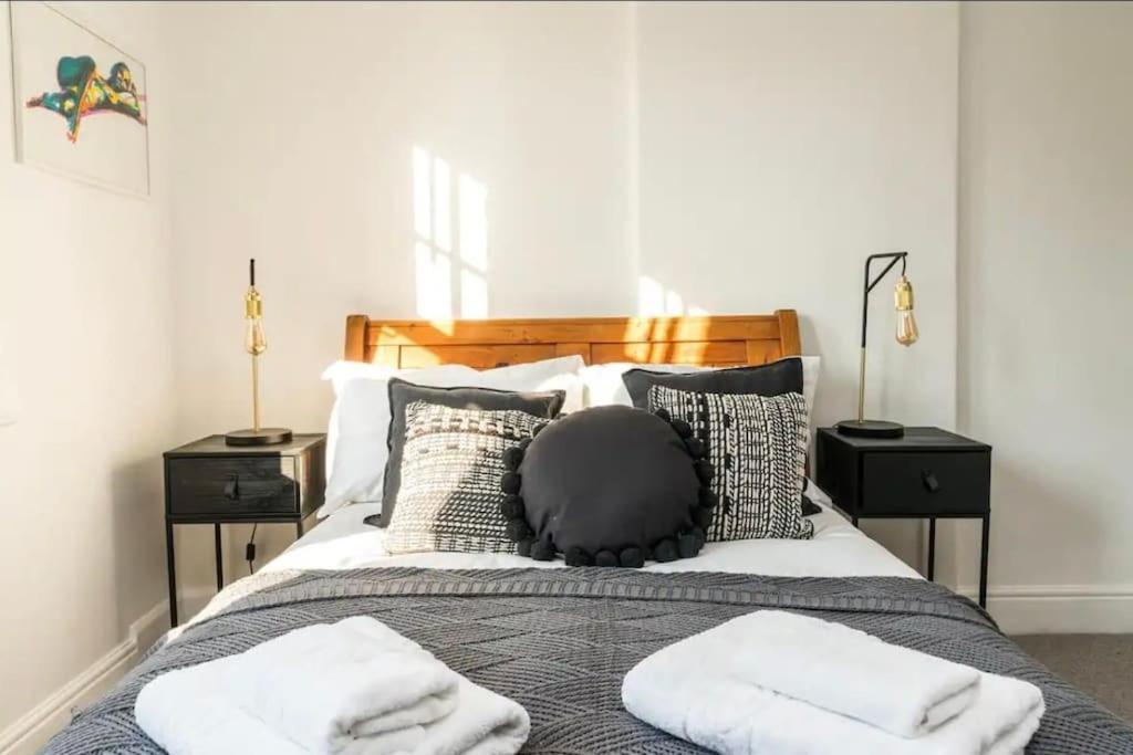 3 X Bedroom Riverside Flat With Hot Tub On Roof Terrace Londen Buitenkant foto