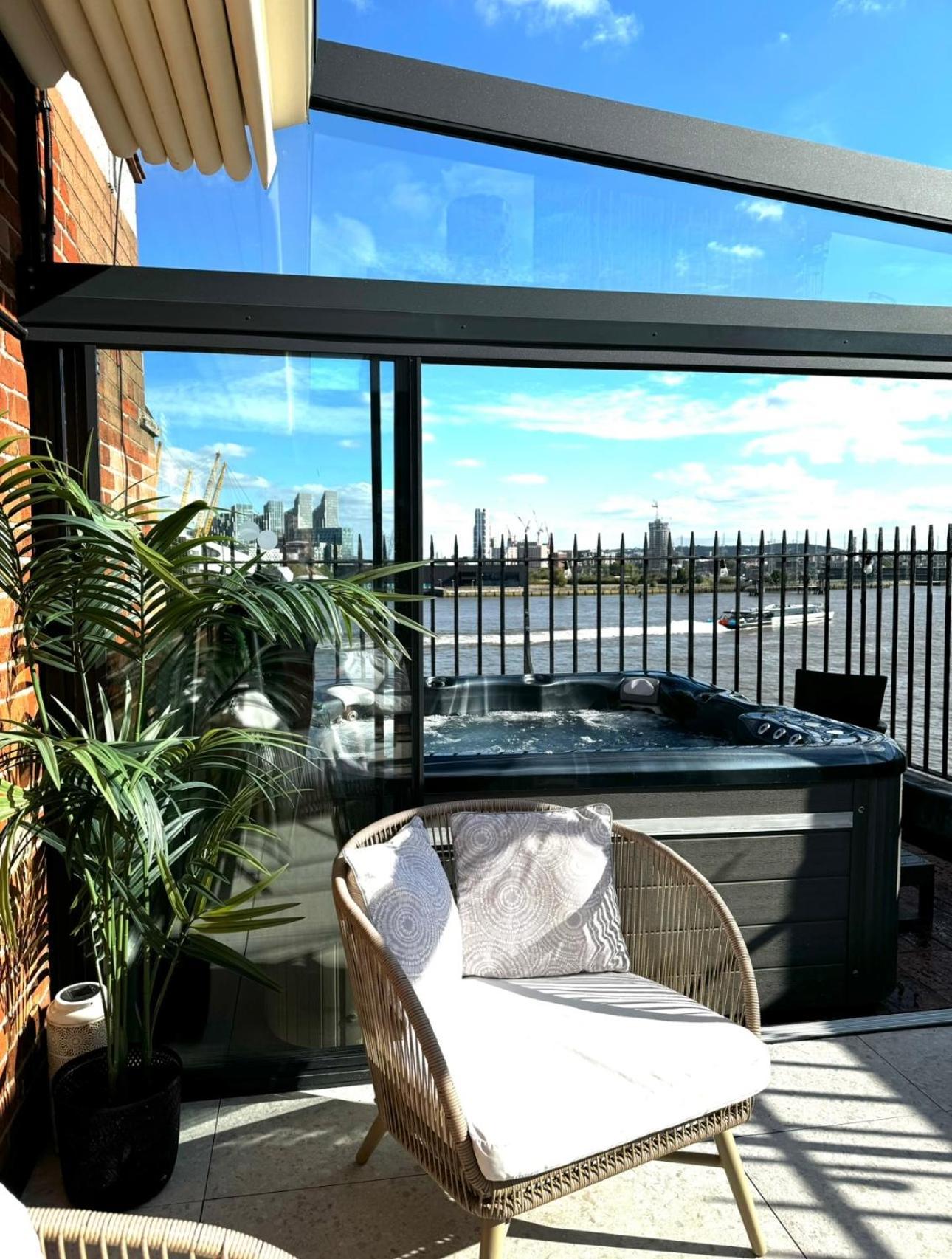 3 X Bedroom Riverside Flat With Hot Tub On Roof Terrace Londen Buitenkant foto